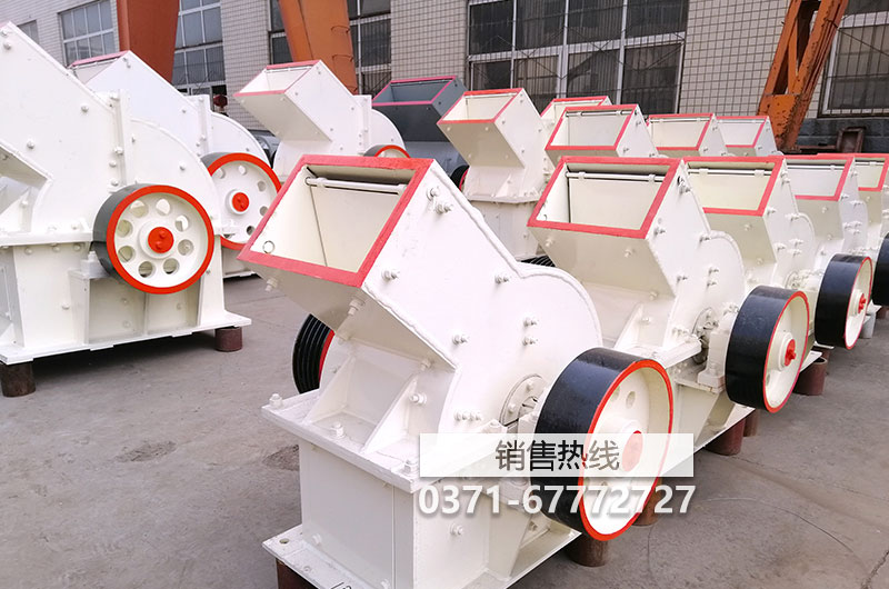 新型制砂機錘頭鑲嵌梯形合金條介紹