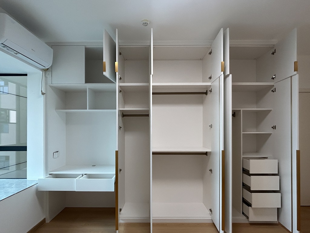 南寧新房裝修-現(xiàn)代簡(jiǎn)約風(fēng)-衣柜 南寧新房裝修-現(xiàn)代簡(jiǎn)約風(fēng)-衣柜